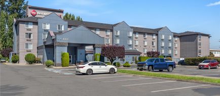 Best Western Plus Peppertree Auburn Inn Exterior