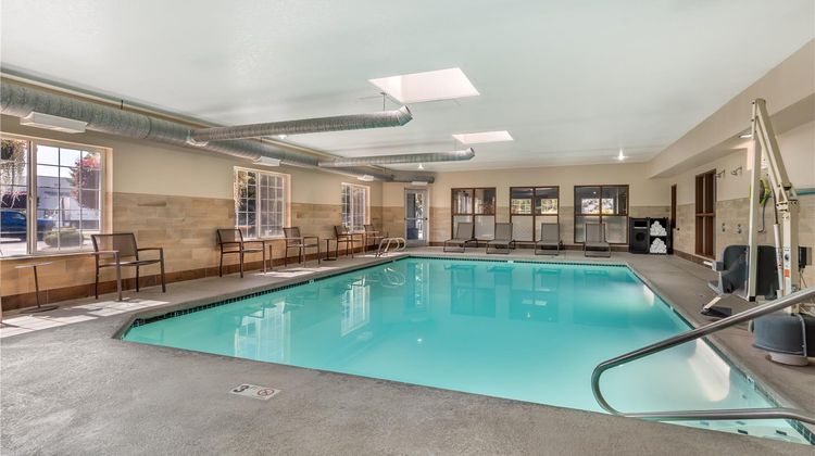 Best Western Plus Peppertree Auburn Inn Pool