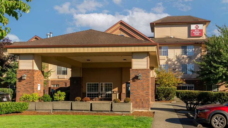 <b>Best Western Plus Park Place Inn & Suite Exterior</b>. Images powered by <a href="https://iceportal.shijigroup.com/" title="IcePortal" target="_blank">IcePortal</a>.