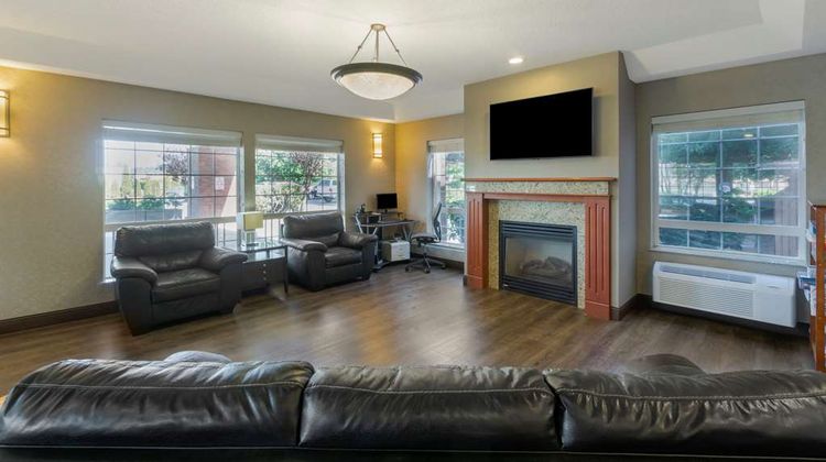 Best Western Plus Park Place Inn & Suite Lobby