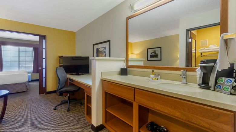 <b>Best Western Plus Park Place Inn & Suite Room</b>. Images powered by <a href="https://iceportal.shijigroup.com/" title="IcePortal" target="_blank">IcePortal</a>.