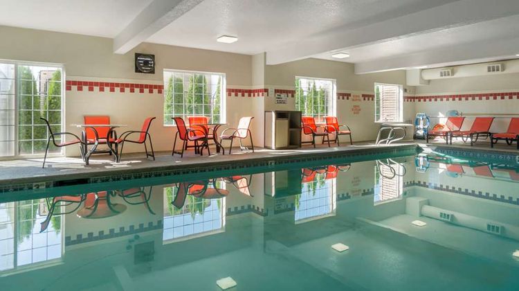 Best Western Plus Park Place Inn & Suite Pool