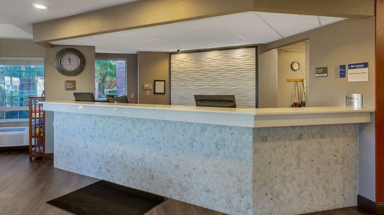 Best Western Plus Park Place Inn & Suite Lobby