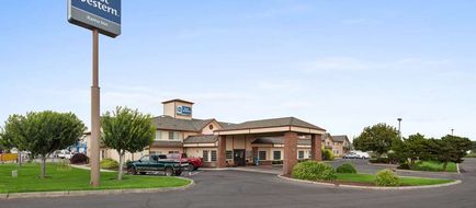 Best Western Rama Inn Exterior