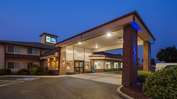 Best Western Rama Inn Exterior