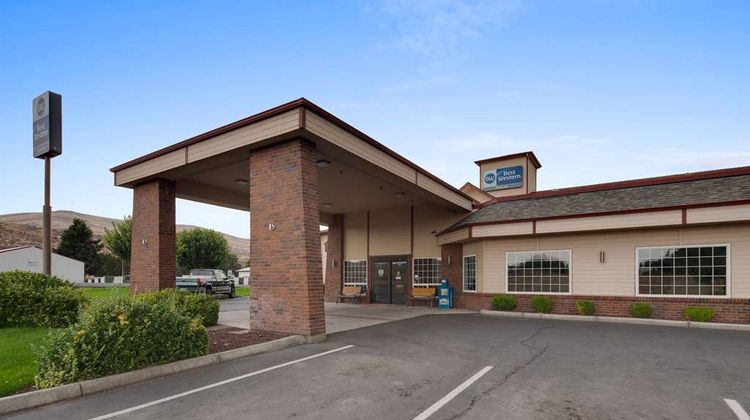 Best Western Rama Inn Exterior