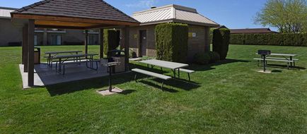 Best Western Plus Ahtanum Inn Exterior