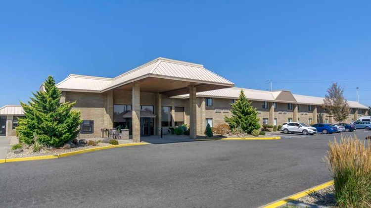 Best Western Plus Ahtanum Inn Exterior