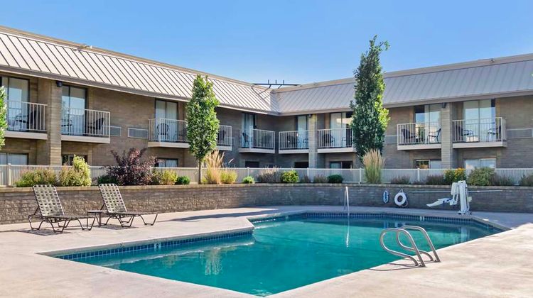Best Western Plus Ahtanum Inn Pool