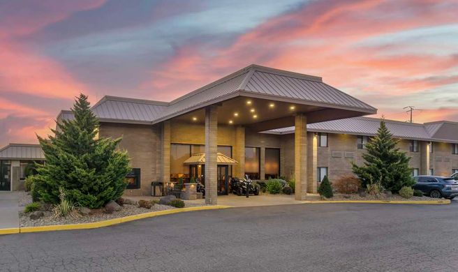 Best Western Plus Ahtanum Inn Exterior