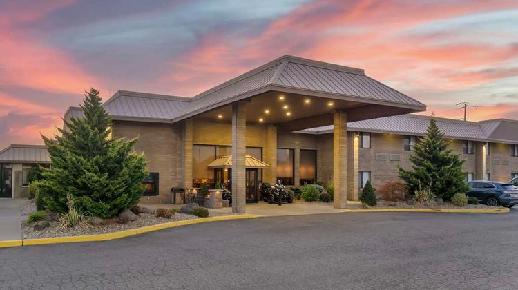 Best Western Plus Ahtanum Inn Exterior
