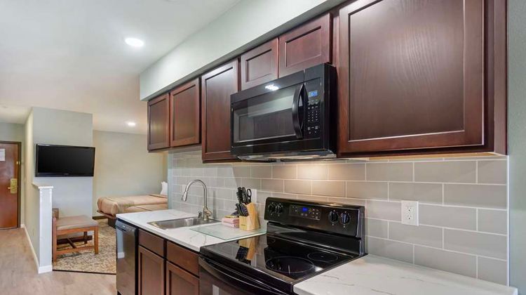 Best Western Plus Ahtanum Inn Suite