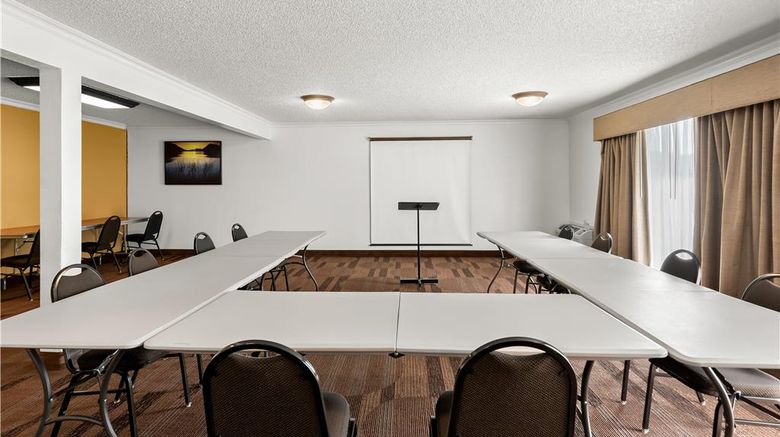 <b>Best Western Chieftain Inn Meeting</b>. Images powered by <a href="https://iceportal.shijigroup.com/" title="IcePortal" target="_blank">IcePortal</a>.