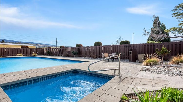 Best Western Chieftain Inn Pool