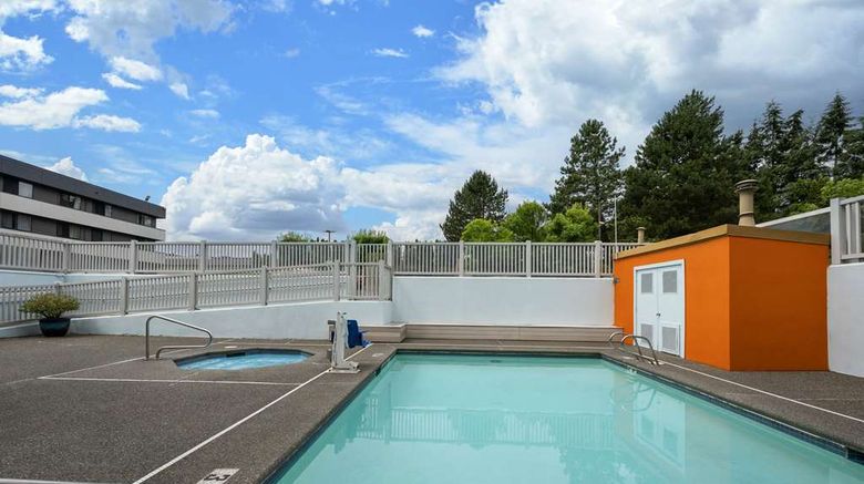 <b>Best Western Alderwood Pool</b>. Images powered by <a href="https://iceportal.shijigroup.com/" title="IcePortal" target="_blank">IcePortal</a>.