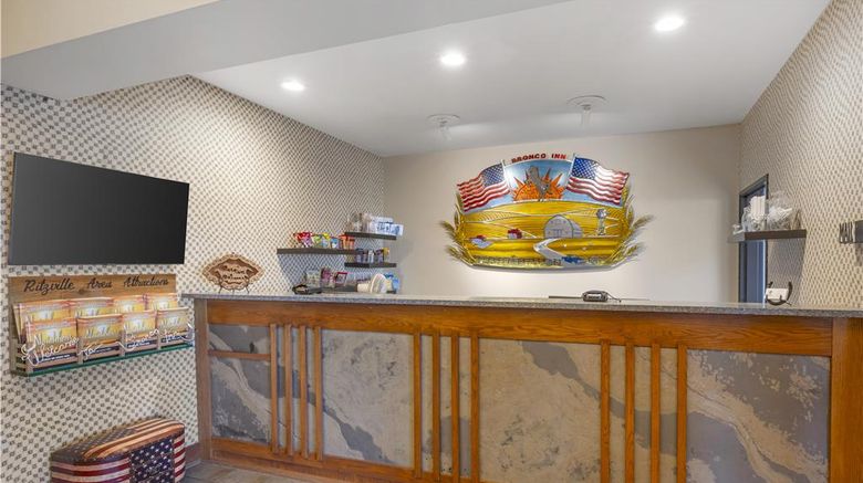 <b>Best Western Bronco Inn Lobby</b>. Images powered by <a href="https://iceportal.shijigroup.com/" title="IcePortal" target="_blank">IcePortal</a>.