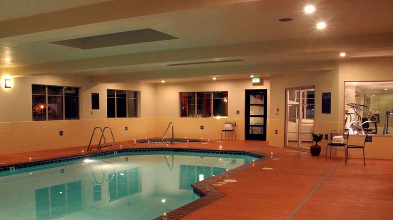 <b>Best Western Snowcap Lodge Pool</b>. Images powered by <a href="https://iceportal.shijigroup.com/" title="IcePortal" target="_blank">IcePortal</a>.