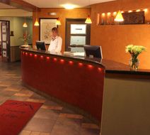 Best Western Snowcap Lodge Lobby