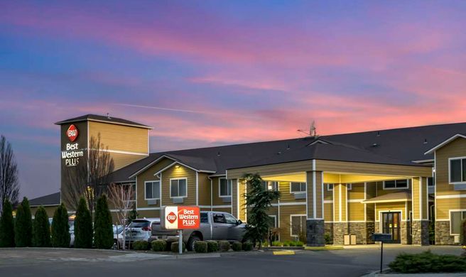 Best Western Plus Grapevine Inn Exterior