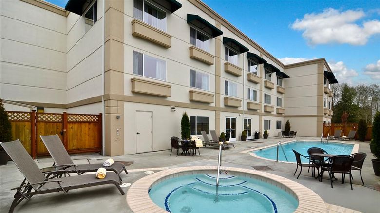 <b>Best Western Plus Edmonds Harbor Inn Pool</b>. Images powered by <a href="https://iceportal.shijigroup.com/" title="IcePortal" target="_blank">IcePortal</a>.