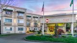 <b>Best Western Plus Edmonds Harbor Inn Exterior</b>. Images powered by <a href="https://iceportal.shijigroup.com/" title="IcePortal" target="_blank">IcePortal</a>.