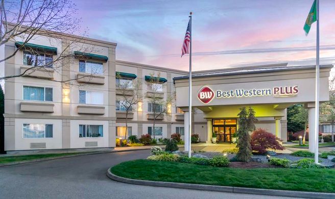 Best Western Plus Edmonds Harbor Inn Exterior