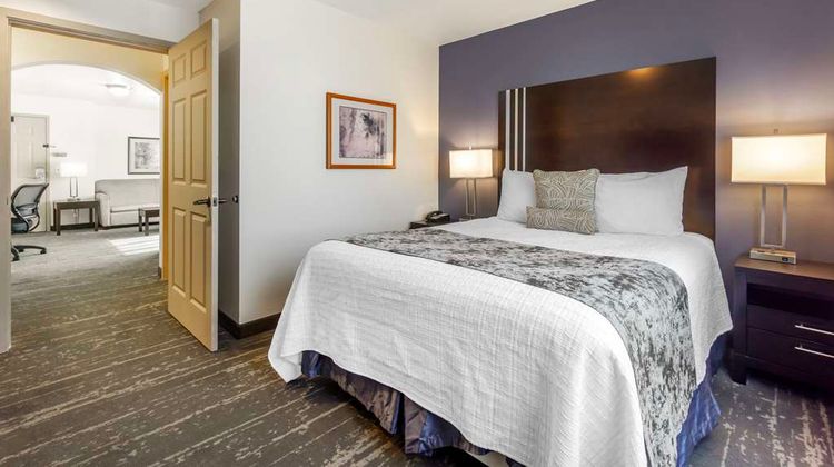 Best Western Plus Edmonds Harbor Inn Suite
