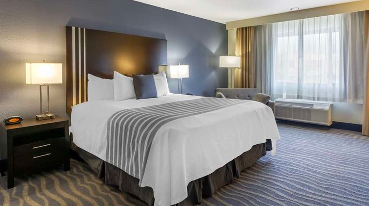 Best Western Plus Edmonds Harbor Inn Room