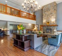 Best Western Plus Edmonds Harbor Inn Lobby
