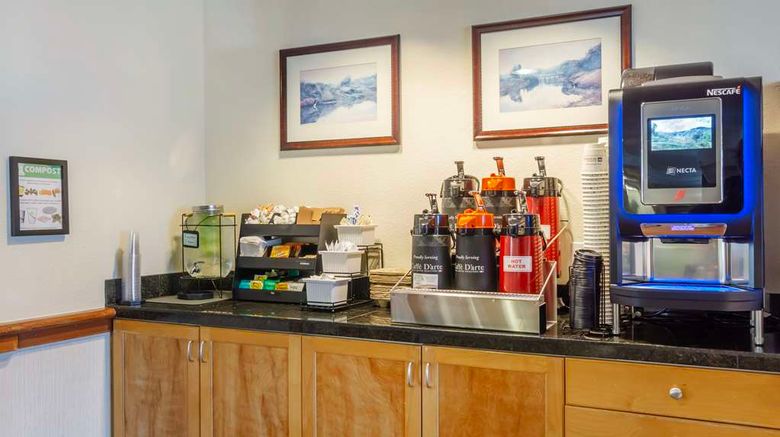 <b>Best Western Plus Edmonds Harbor Inn Restaurant</b>. Images powered by <a href="https://iceportal.shijigroup.com/" title="IcePortal" target="_blank">IcePortal</a>.