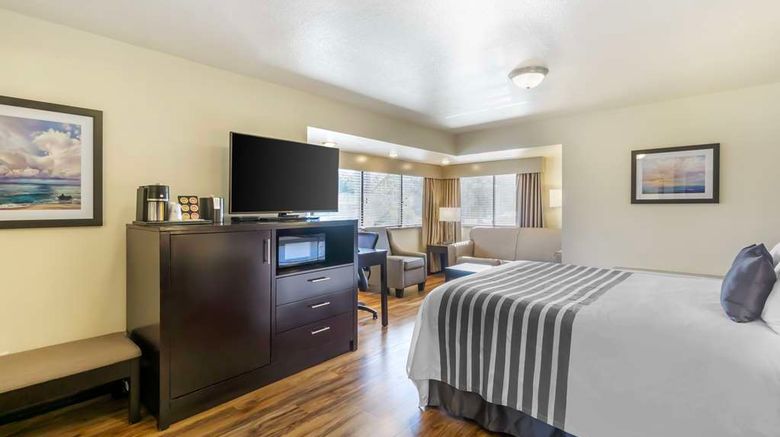 <b>Best Western Plus Edmonds Harbor Inn Room</b>. Images powered by <a href="https://iceportal.shijigroup.com/" title="IcePortal" target="_blank">IcePortal</a>.
