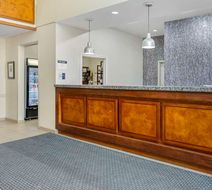 Best Western Plus Peppertree Inn at Omak Lobby