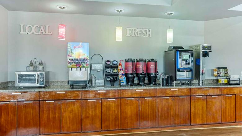 <b>Best Western Plus Peppertree Inn at Omak Restaurant</b>. Images powered by <a href="https://iceportal.shijigroup.com/" title="IcePortal" target="_blank">IcePortal</a>.