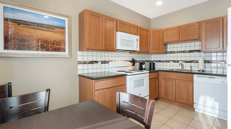 Best Western Wheatland Inn Room