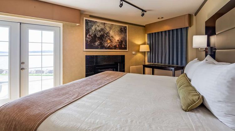 Best Western Plus Silverdale Beach Hotel Room