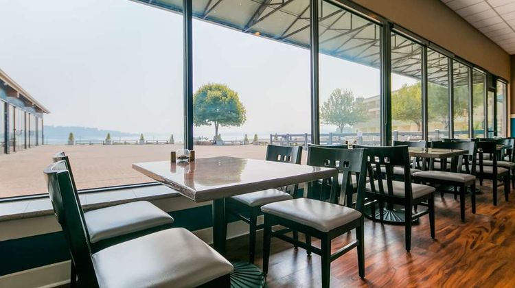 Best Western Plus Silverdale Beach Hotel Restaurant