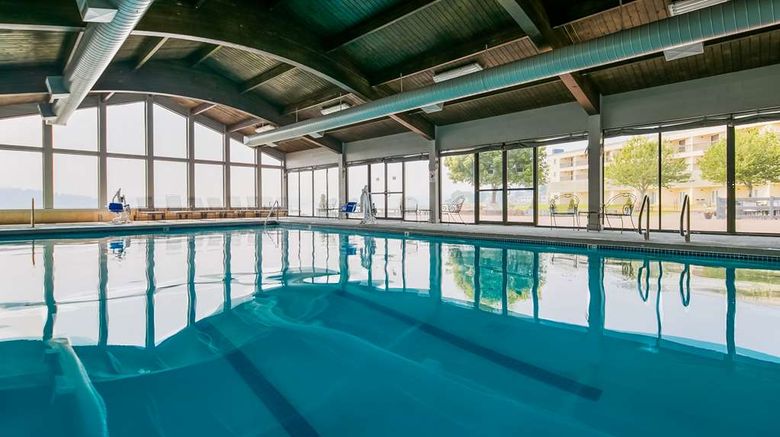 <b>Best Western Plus Silverdale Beach Hotel Pool</b>. Images powered by <a href="https://iceportal.shijigroup.com/" title="IcePortal" target="_blank">IcePortal</a>.