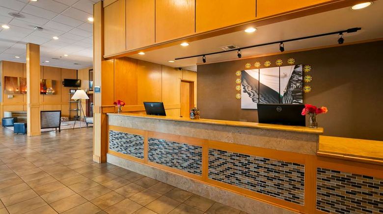 <b>Best Western Plus Silverdale Beach Hotel Lobby</b>. Images powered by <a href="https://iceportal.shijigroup.com/" title="IcePortal" target="_blank">IcePortal</a>.