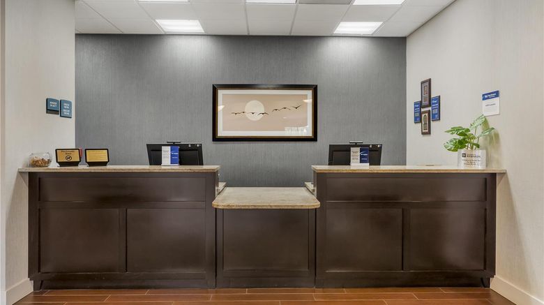 <b>Best Western Plus Arlington/Marysville Lobby</b>. Images powered by <a href="https://iceportal.shijigroup.com/" title="IcePortal" target="_blank">IcePortal</a>.