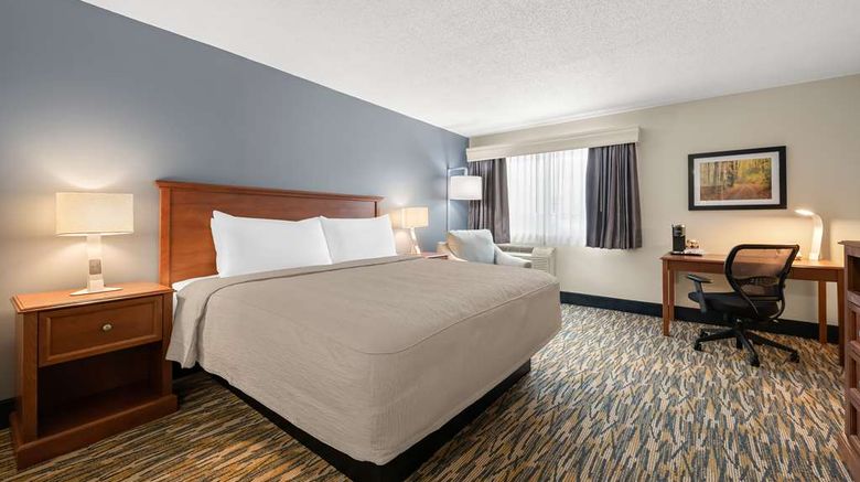<b>Best Western Inn Room</b>. Images powered by <a href="https://iceportal.shijigroup.com/" title="IcePortal" target="_blank">IcePortal</a>.