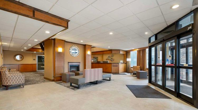 Best Western Green Bay Inn Lobby