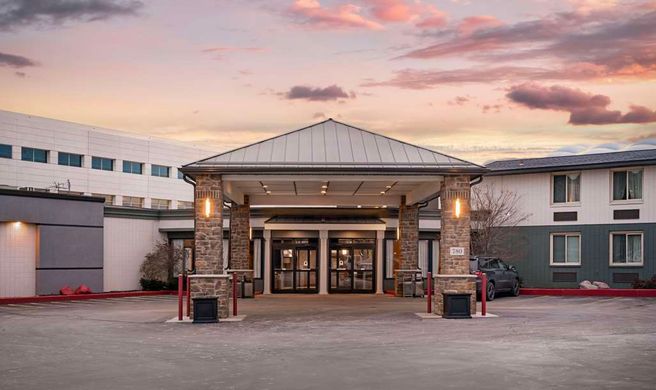 Best Western Green Bay Inn Exterior
