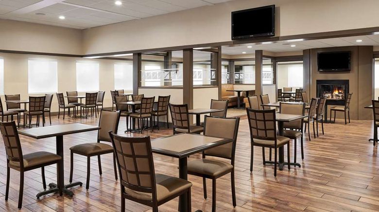 <b>Best Western Plus Milwaukee Airport Htl Restaurant</b>. Images powered by <a href="https://iceportal.shijigroup.com/" title="IcePortal" target="_blank">IcePortal</a>.