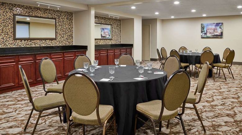 <b>Best Western Plus Milwaukee Airport Htl Meeting</b>. Images powered by <a href="https://iceportal.shijigroup.com/" title="IcePortal" target="_blank">IcePortal</a>.