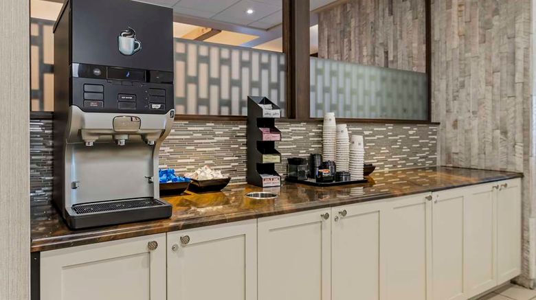 <b>Best Western Plus InnTowner Madison Restaurant</b>. Images powered by <a href="https://iceportal.shijigroup.com/" title="IcePortal" target="_blank">IcePortal</a>.