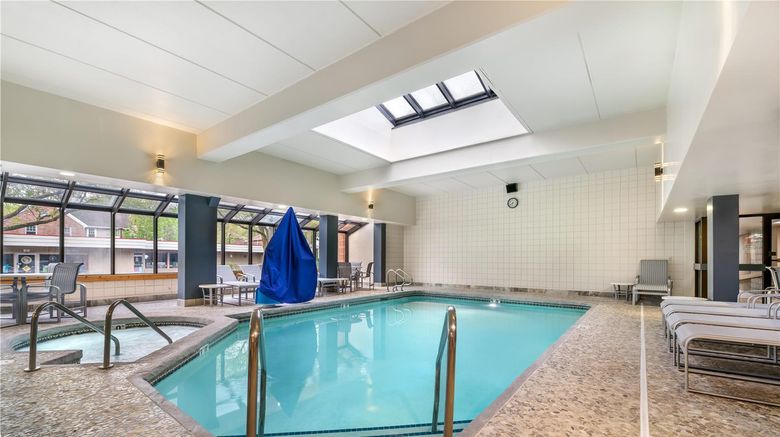 <b>Best Western Plus InnTowner Madison Pool</b>. Images powered by <a href="https://iceportal.shijigroup.com/" title="IcePortal" target="_blank">IcePortal</a>.