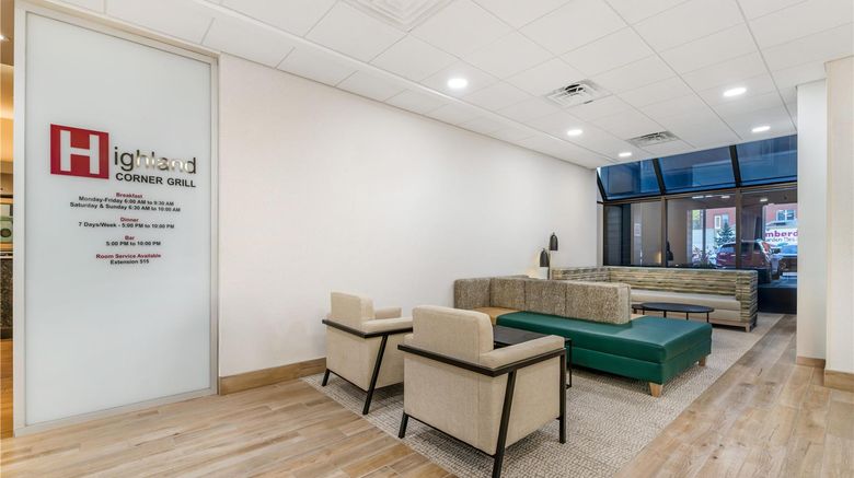 <b>Best Western Plus InnTowner Madison Lobby</b>. Images powered by <a href="https://iceportal.shijigroup.com/" title="IcePortal" target="_blank">IcePortal</a>.