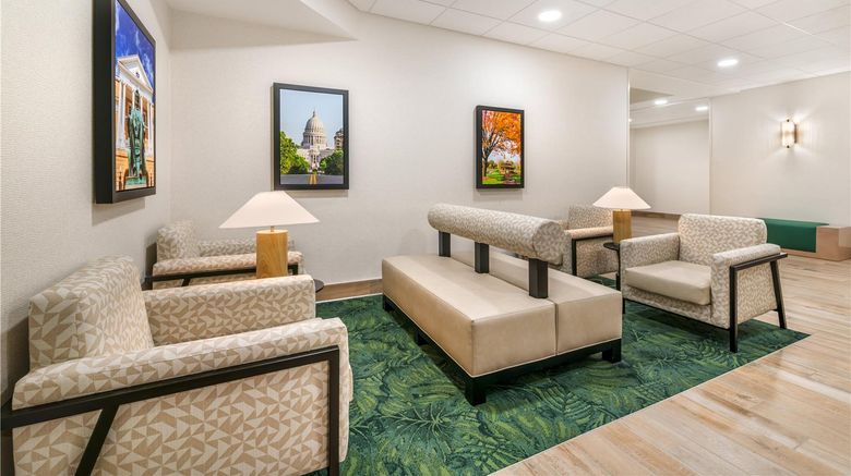 <b>Best Western Plus InnTowner Madison Lobby</b>. Images powered by <a href="https://iceportal.shijigroup.com/" title="IcePortal" target="_blank">IcePortal</a>.