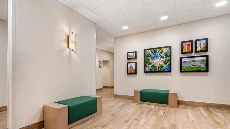 Best Western Plus InnTowner Madison Lobby