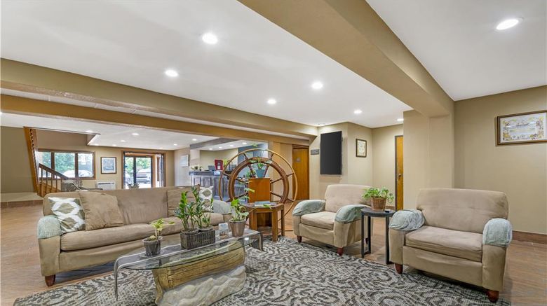 <b>Best Western Maritime Inn Lobby</b>. Images powered by <a href="https://iceportal.shijigroup.com/" title="IcePortal" target="_blank">IcePortal</a>.